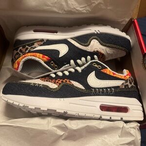 Mens size 9 Air Max 1 Premium Denim Leopard